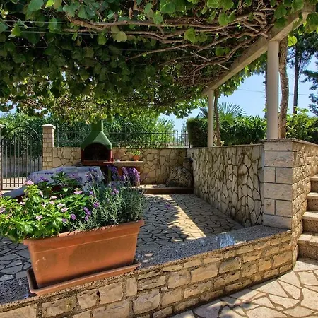 Vila Kristina Villa *
