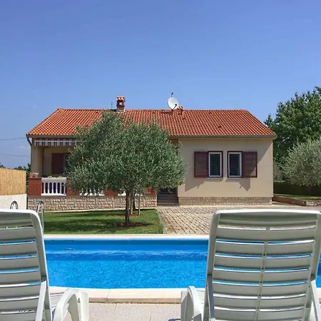Vila Kristina Villa *