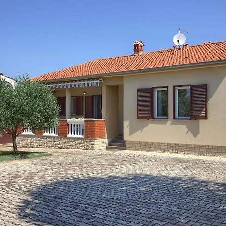 Vila Kristina Villa *